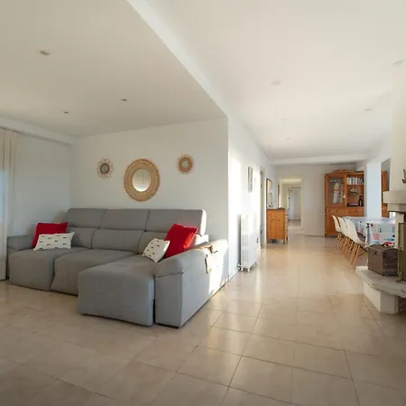 Luana House Cobreces