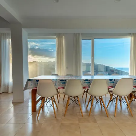 Luana House بيت للعطل Cóbreces